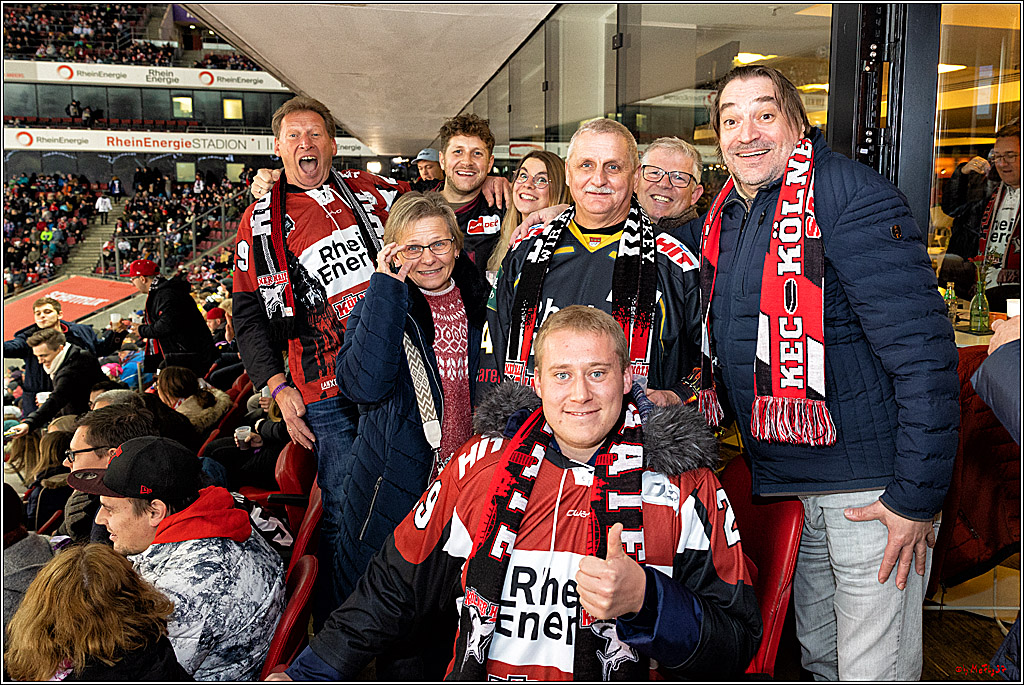 PENNY DEL WINTER GAME;  Kölner Haie - Adler Mannheim; Köln, 03.12.2022